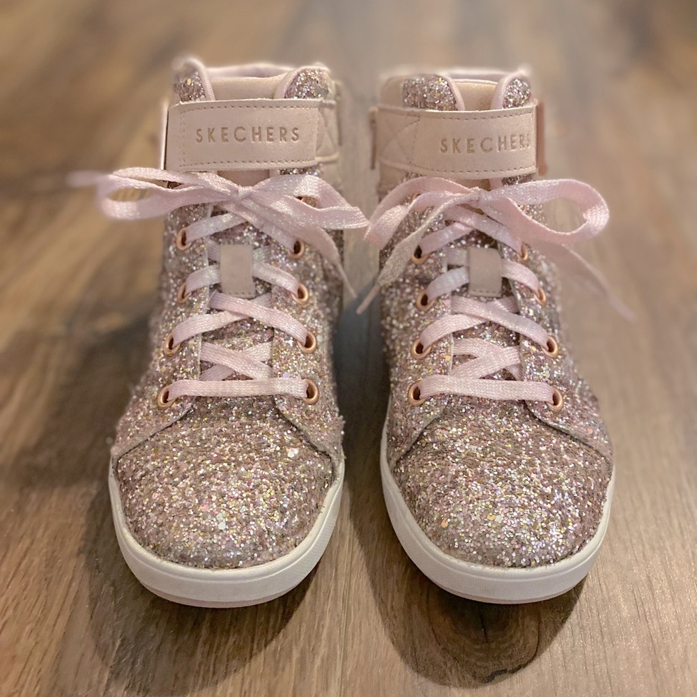 Girls flitter sketchers